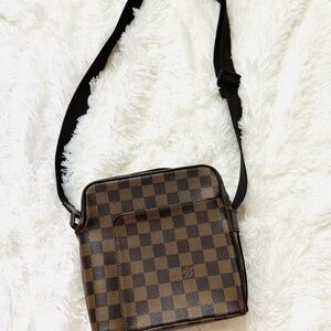 Louis Vuitton crossbody bag